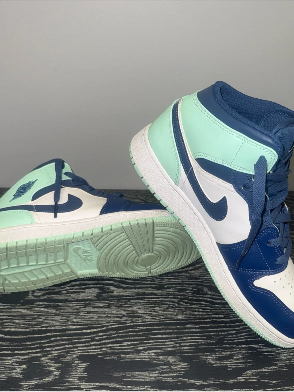 Nike Air Jordan 1 Mid Blue Mint Youth Size 7Y Basketball Sneakers Athletic Shoes